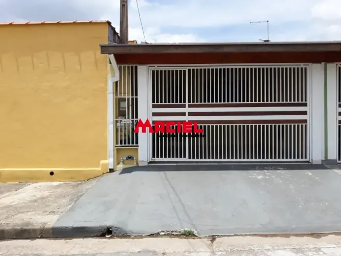 Casa Térrea à Venda no Jardim Satélite em São José dos Campos  3 Dormitórios, Suíte e Tota