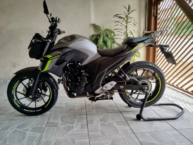 Moto em estado de nova sem Avarias