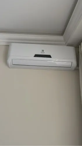 Ar condicionado - 9000 BTUs Electrolux split