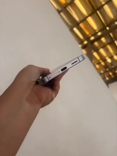 Vendo um Samsung s25 FÉ 128g poucas marcas de uso