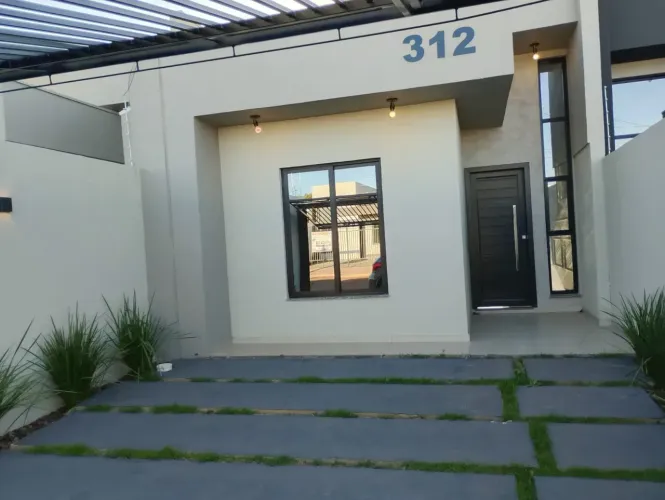 Casa venda com 73 metros quadrados, 3 quartos(01 suíte)em Recanto Tropical - Cascavel - PR