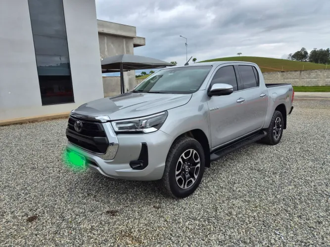 Toyota Hilux CD SRX 4X4 2.8 TDI 16V Diesel Aut. 2023