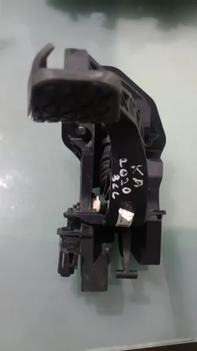 PEDAL DA EMBREAGEM COM SUPORTE  FORD KA 1.0 3 CILINDROS 2015/22 ORIGINAL 