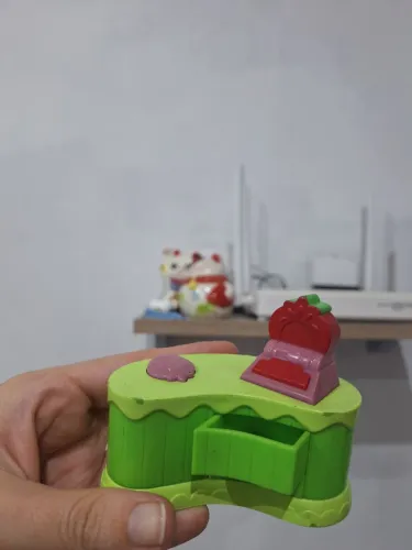 Móvel de boneca moranguinho com som caixa registradora de lojinha miniatura