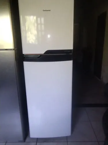 Vendo geladeira Frost Free nova comprada em abril R$1800