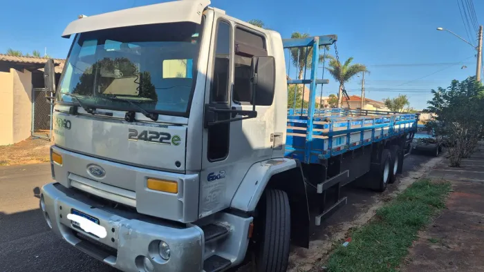 Cargo 2422 2007 carroceria