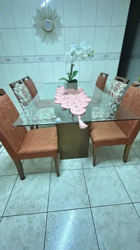 Linda mesa de vidro com 6 cadeiras 1,80 x 1,00