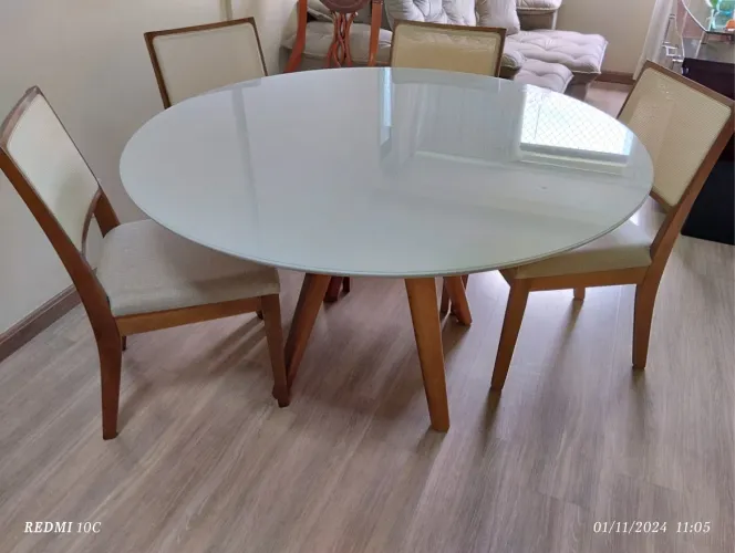 Mesa de madeira maciça pronta entrega 