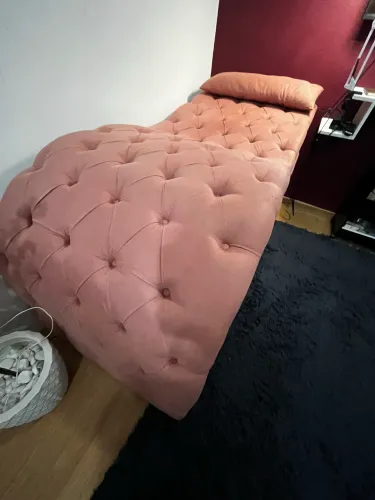 Vende se Maca de estética/cílios