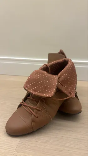 Bota caramelo em couro legítimo nº35
