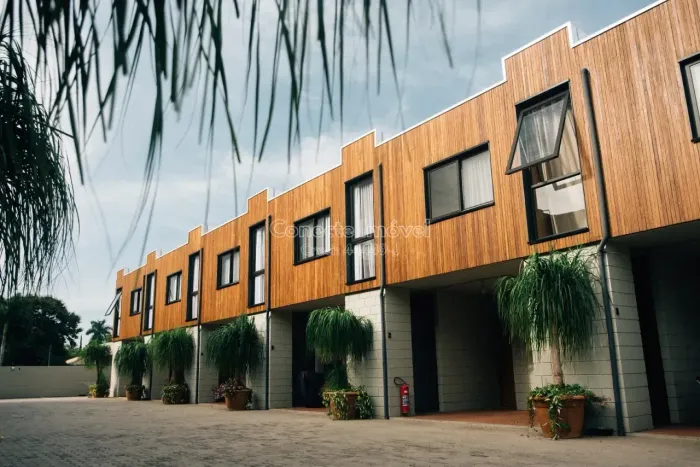Flat Duplex Mobiliado para Locação no Centro com Serviços Inclusos, Closet, Quintal e Vaga