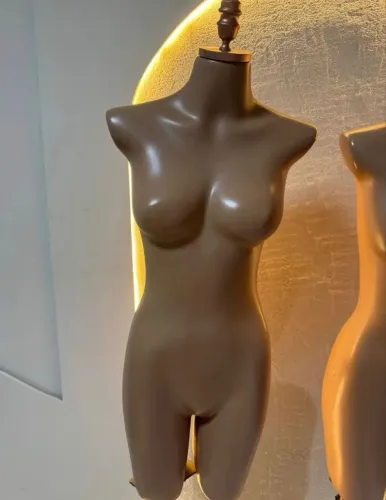 3 manequins meio corpo semi novo