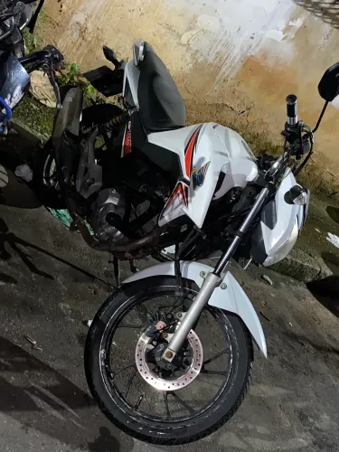 Honda CG 160 Titan Branca - Apenas 25.800 km - Excelente Estado!