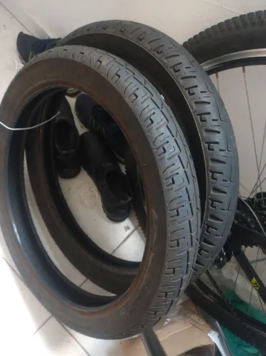 Par de pneus Vipal idem pra CG150cc. *