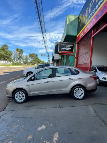 Fiat Grand Siena Essence 1.6 Flex 16V 2015