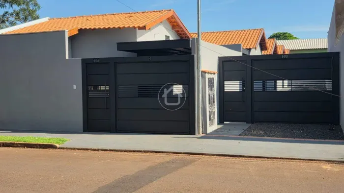 CASA EM CONDOMINIO GRACIOSO