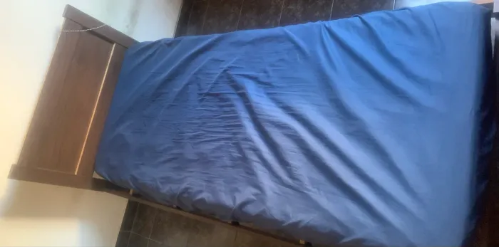 Cama de solteiro com colchão