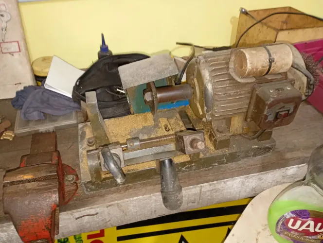 Máquina copiadora de chaves 