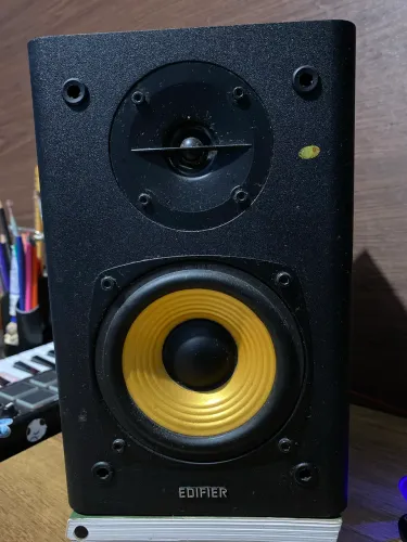 Monitor de áudio Edifier 