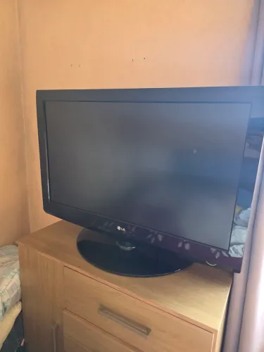 Tv monitor LG 37 polegadas sem conversor digital c/ controle. 
