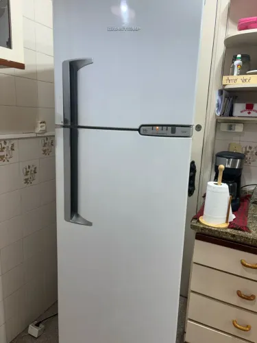 Geladeira Frost Free Brastemp Clean 378 litros, modelo BRM42EBANA