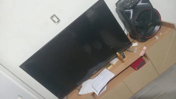 Vendo tv samtv de 50 polegadas com defeito 
