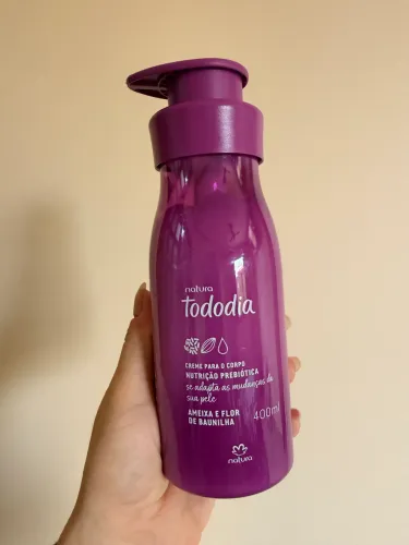 Hidratante corporal Natura tododia Amexa e flor de baunilha