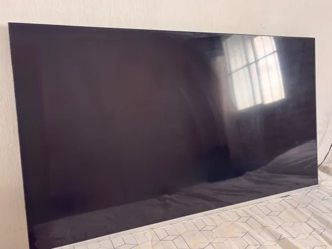TV Philips 58" 4K - Com Defeito na Tela - Para Retirada de Peças ou Conserto