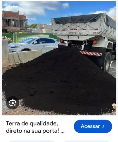 Carrada de terra preta para jardinagem