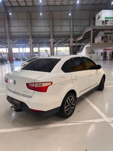 Fiat Grand Siena Essence Dual. 1.6 Flex 16V 2014