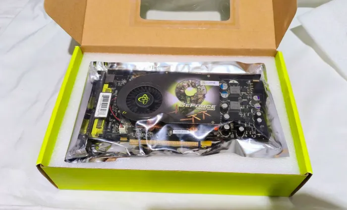 XFX Geforce Serie 9 Semi-nova na Caixa 