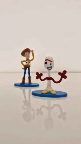 Miniaturas Toy Story Woody e Garfinho