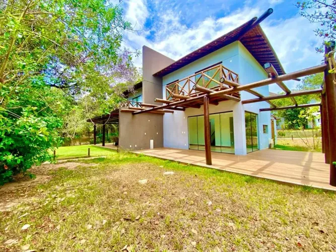 CASA EM CONDOMÍNIO À VENDA  PRAIA DO FORTE