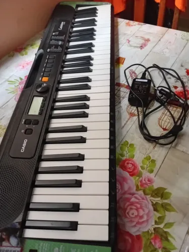 Teclado Casiotone CT-S200