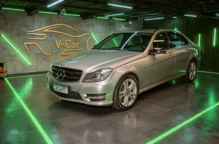 Mercedes-Benz C-200 CGI Avantgarde 1.8 16V 184cv Aut. 2013