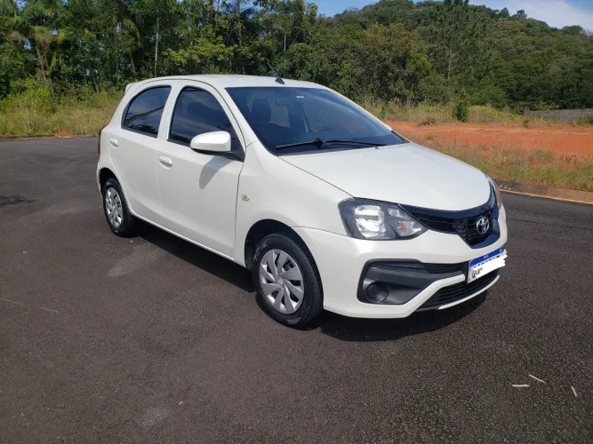 Toyota Etios X 1.3 Flex 16V 5P Mec. 2019