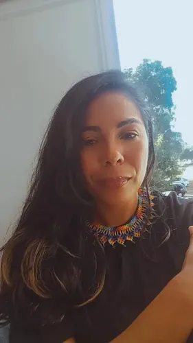 Collares artesanais criados por mulheres indígenas Embera Chami, das Colômbia 