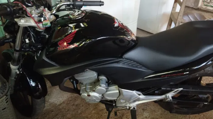 CB 300