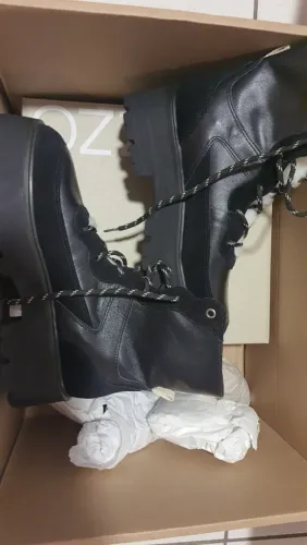 Bota coturno Arezzo tratorada preta nº 38