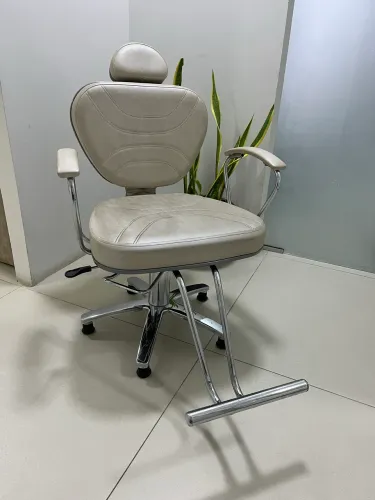 Cadeira giratória maquiagem e design de sobrancelhas