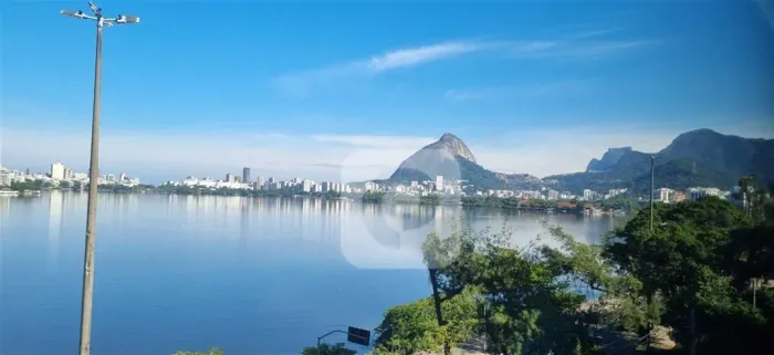 Lagoa- Cobertura Duplex 511M2- 7 Quartos, sendo 2 suítes - 3 vagas