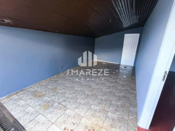 CASA A VENDA NO BAIRRO VILA NOVA, EXCELENTE LOCALIZAÇÃO, APUCARANA-PR