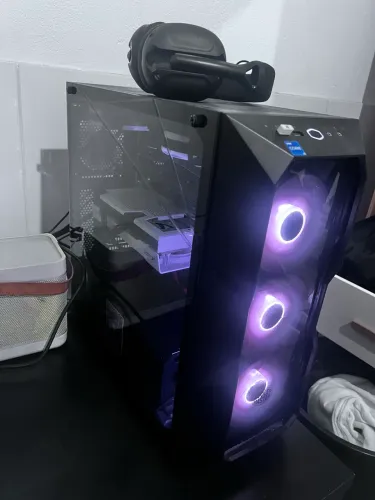 PC Gamer Completo | RX 9060 XT | i5-12400F | 32GB RAM