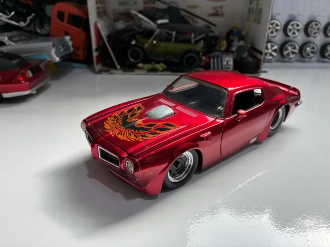 Miniatura chevy pontiac vinho 85