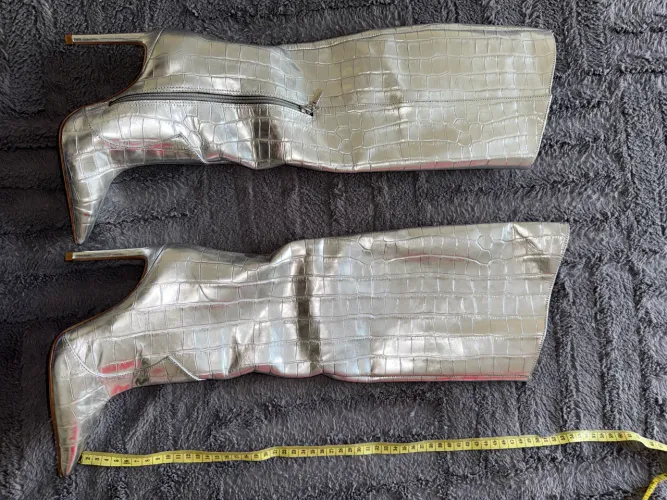 Bota de couro prata Schutz 34