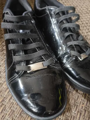 Tênis feminino n.36 só 20 reais