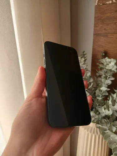 iPhone 13 - Sem marca de uso, aproveite!