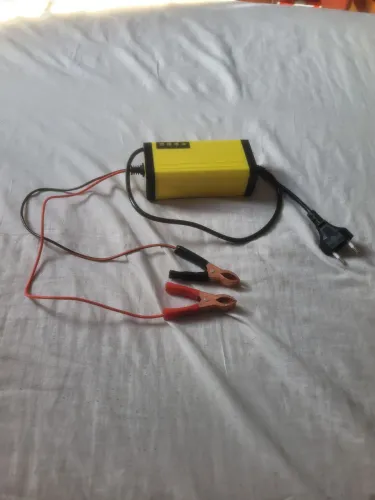 vender se um carregador de bateria veicular