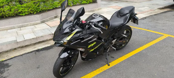 Kawasaki Ninja 500 2025