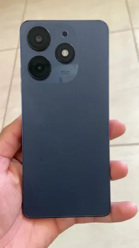 Celular Android em bom estado